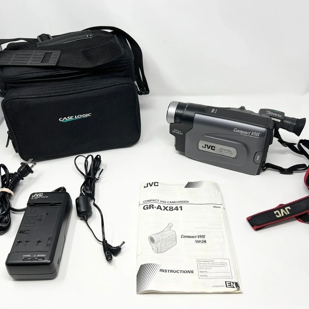 JVC Compact VHS Camcorder GR-AX841 Silver 50x Digital Zoom Case Logic Bag TESTED